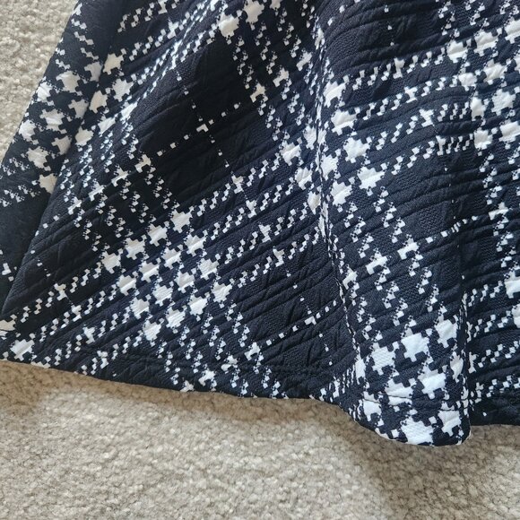 🎄 Buffalo Plaid Holiday Dress – Girls Size Large (10/12) – Beautiful Condition! - Picture 5 of 5